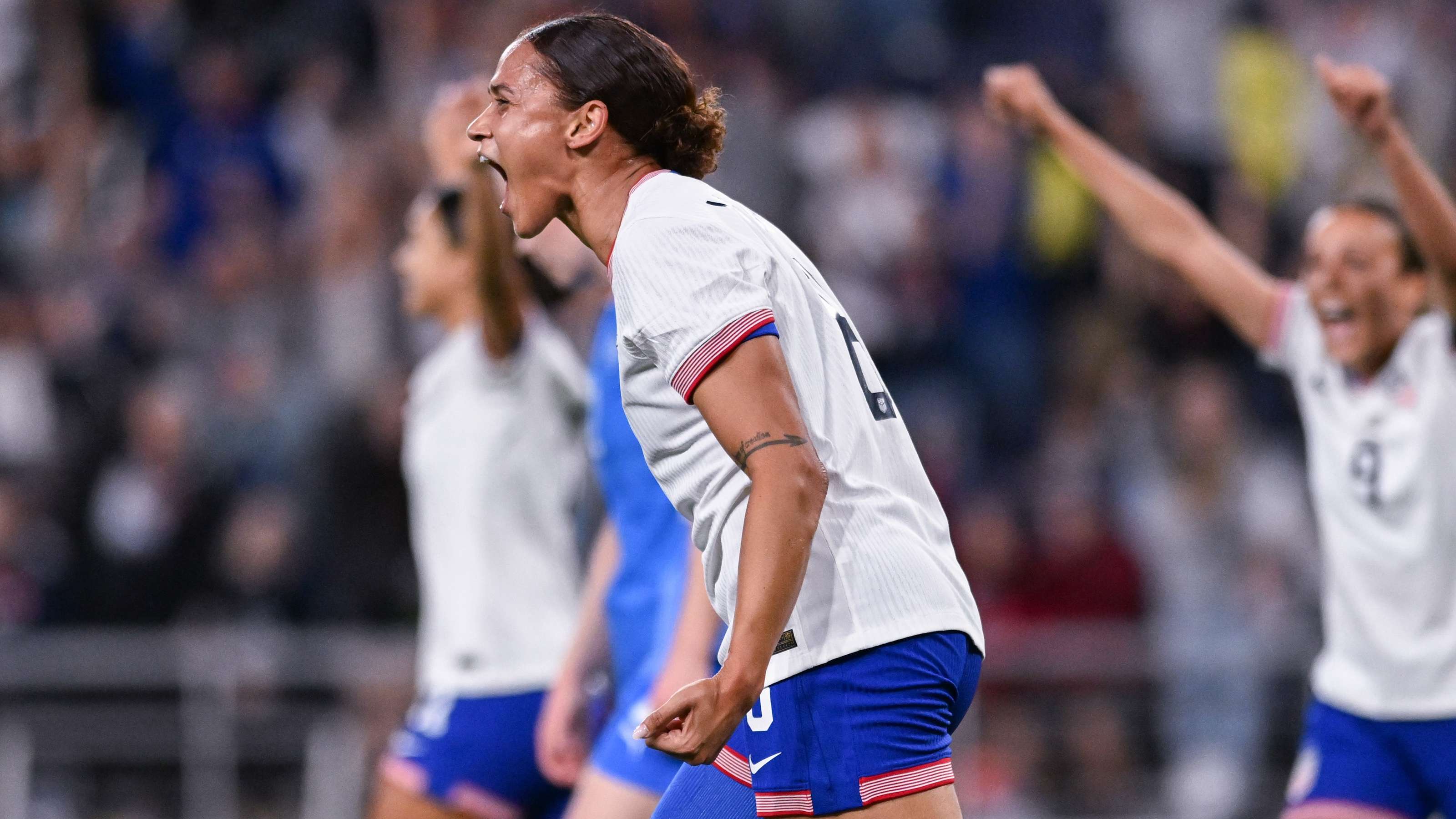 国足出局无缘亚洲杯16强 三场比赛零进球创历史最低记录